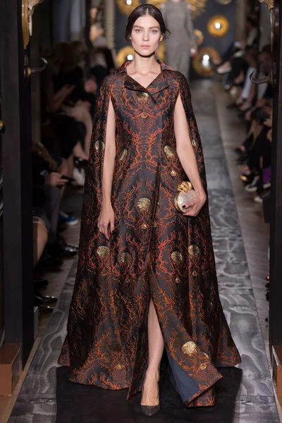 Look 19